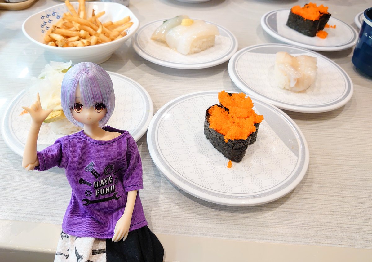 お寿司に連れてきた〜(●´ω｀●)

ニールくんのお名前
お迎えが初夏なことと髪色から「アサガオ」と名付けることにしました🫶

略称「アサ」でも「がお」でも可愛いね(*´艸｀*)

尚オビツ22が一生品切れでボディ換装できてません🥺

#アゾン　#アゾカツ