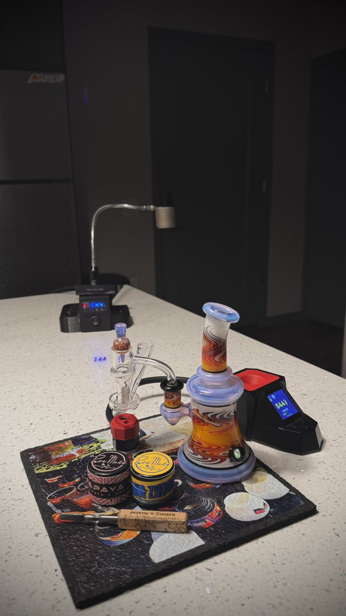 sinsemillaville's tweet image. no better way to start your day like a nice terp smoothie down the slide🥤🍯🛝
🍯: (@pure_melt x @Raw_Genetics_ - Banana Zikigai) x (@pure_melt - Papaya Cane)
Setup: Reverendmorse (Rig), @jptoroglass Terp Slide (Nail), Highly Educated (Pillar), Zac (Hash Marble), @TheDabRite…