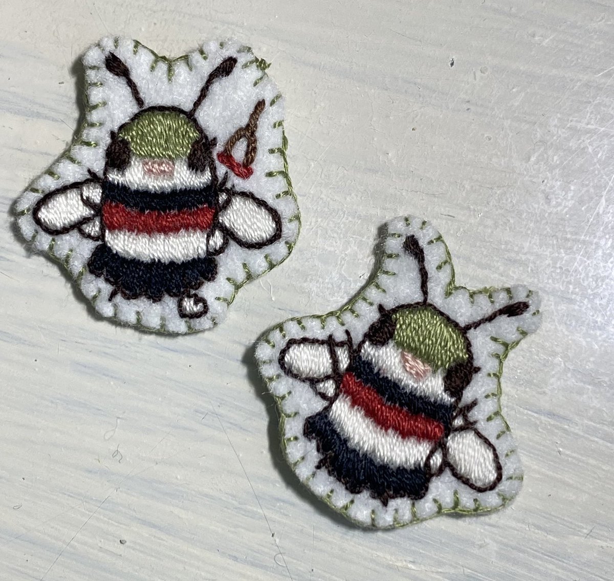 oosukashibaka's tweet image. ぎゃーーー！
神から骨折アイコン刺繍作って頂きました
もうずっと骨折したままでいいです✨