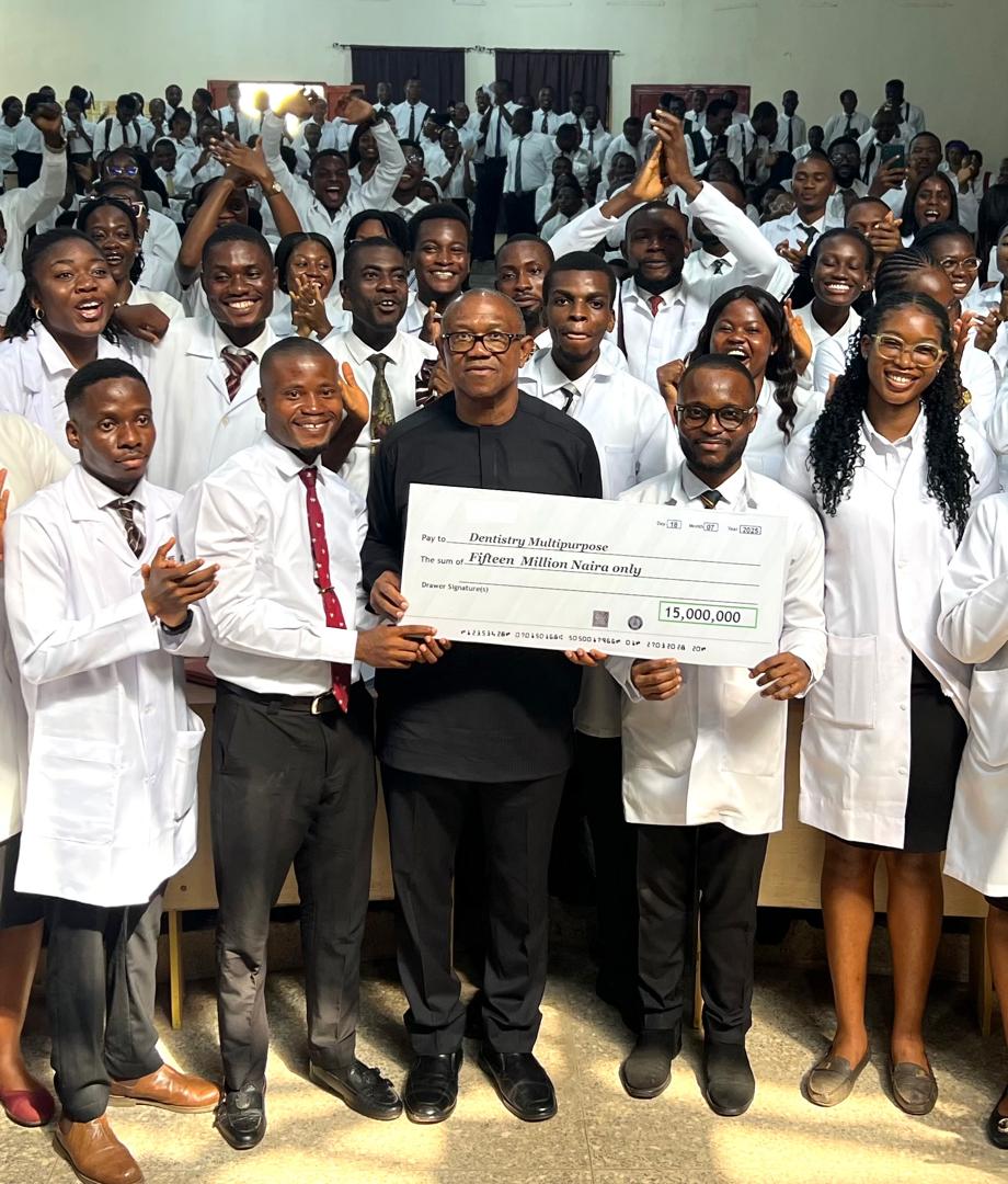 obaofph01's tweet image. Peter Obi spends on education and health.
Atiku spends on delegates each election cycle.
Tinubu shares cups of rice and 2k on election day.
2027, Choose your leaders wisely.