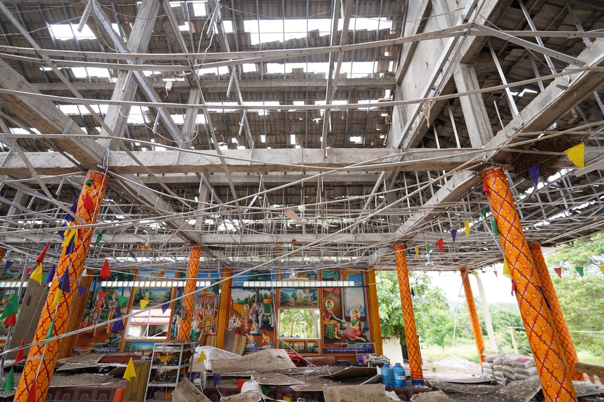 GGbro19007's tweet photo. Thailand launches airstrikes on Cambodian military targets over border dispute. Destroy Cambodia Village and Pagoda .
#JusticeForCambodia #Cambodianeedpeace
@JoshBulriss 
@DonaldTrump 
@PDChina @PDChina 
@UN https://t.co/419dn7PjRZ