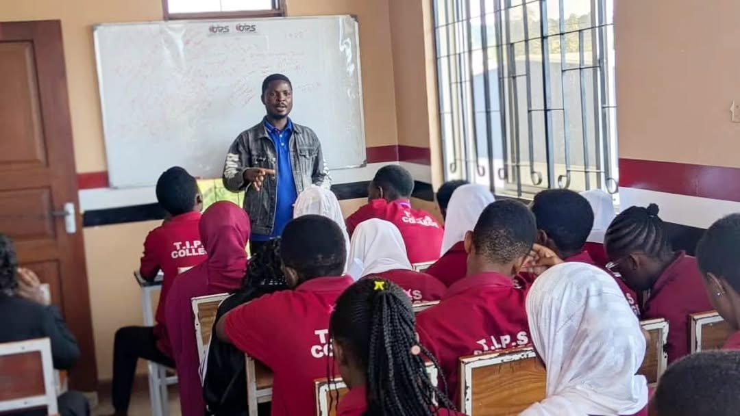 joackcompany's tweet photo. 🔴 JOACK COMPANY LTD x T.I.P.S COLLEGE 🔴 

Call Text WhatsApp: +255 712 25 31 02

Leo tumeshiriki kikamilifu katika kutoa elimu ya kilimo na mifugo kwa vijana wa T.I.P.S College! 🎓🌱🐓 https://t.co/nCbHoywGR9