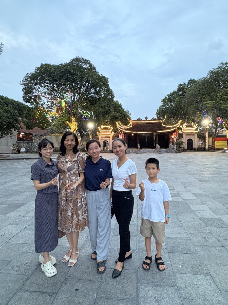 Nguyễn Yến (@nguyen_yyen) on Twitter photo Một ngày ăn chơi hổng sợ mưa rơi cùng chị em ở Bắc BLing 🤣🤣🤣 Quen nhau gần năm trời giờ mới có dịp đi chơi cùng nhau sau buổi off X miền Bắc tưng bừng 🤣
<a href="/Ninh_QN91/">Lê Hải Ninh | Nicole</a>
<a href="/huyenpham1288/">Huyền Phạm | Teresa</a>
<a href="/tranttranghn/">Trang Tran | Tanila</a> Một ngày ăn chơi hổng sợ mưa rơi cùng chị em ở Bắc BLing 🤣🤣🤣 Quen nhau gần năm trời giờ mới có dịp đi chơi cùng nhau sau buổi off X miền Bắc tưng bừng 🤣
<a href="/Ninh_QN91/">Lê Hải Ninh | Nicole</a>
<a href="/huyenpham1288/">Huyền Phạm | Teresa</a>
<a href="/tranttranghn/">Trang Tran | Tanila</a>