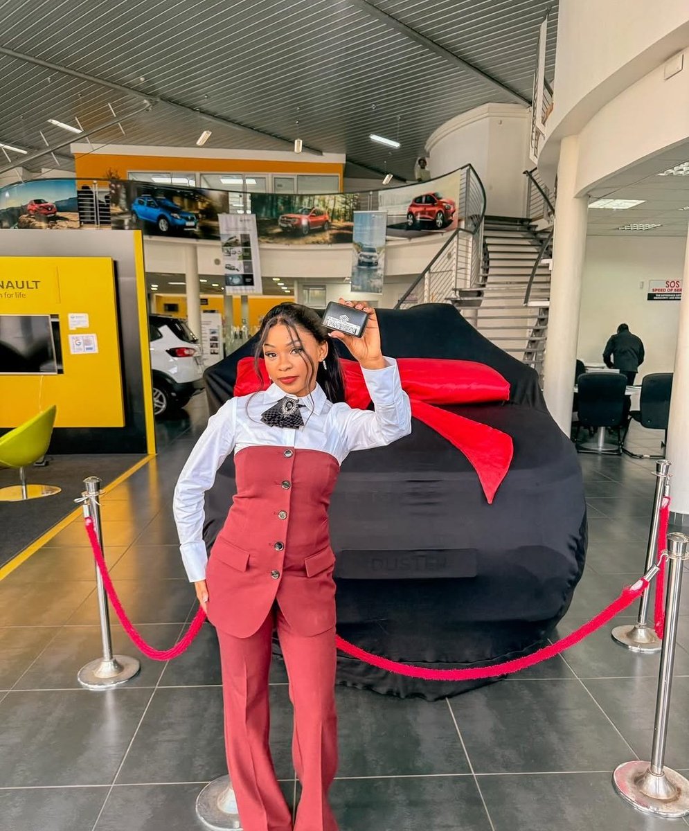 sheslovableMaya's tweet image. Mshini is the Brand Ambassador Renault. To new beginnings girl🫰😍