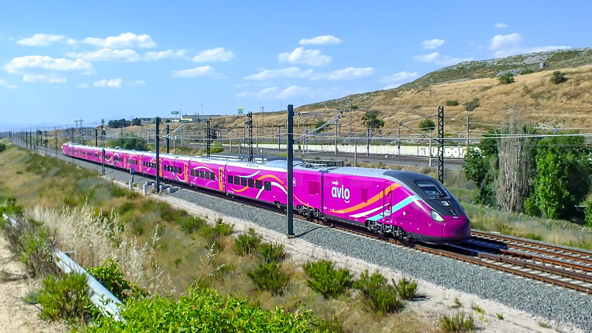 Retiran 3 trenes S-106 AVE por fisuras en bogies. Maquinistas alertan de riesgo grave y acusan a la Agencia de Seguridad Ferroviaria de inacción. Renfe no se pronuncia.

Eso sí lo Barato sale Caro.