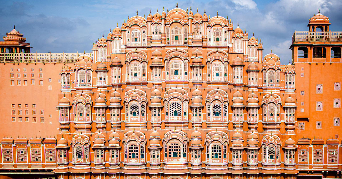 the_conqueror56's tweet photo. The Kachwahas stand among the foremost patrons of architecture in the Indian subcontinent. Renowned for mastering diverse forms, they commissioned majestic forts, royal palaces, temples, cenotaphs, and stepwells. Notably, 4 of their 44 architectural marvels are recognized as UNESCO World Heritage Sites.