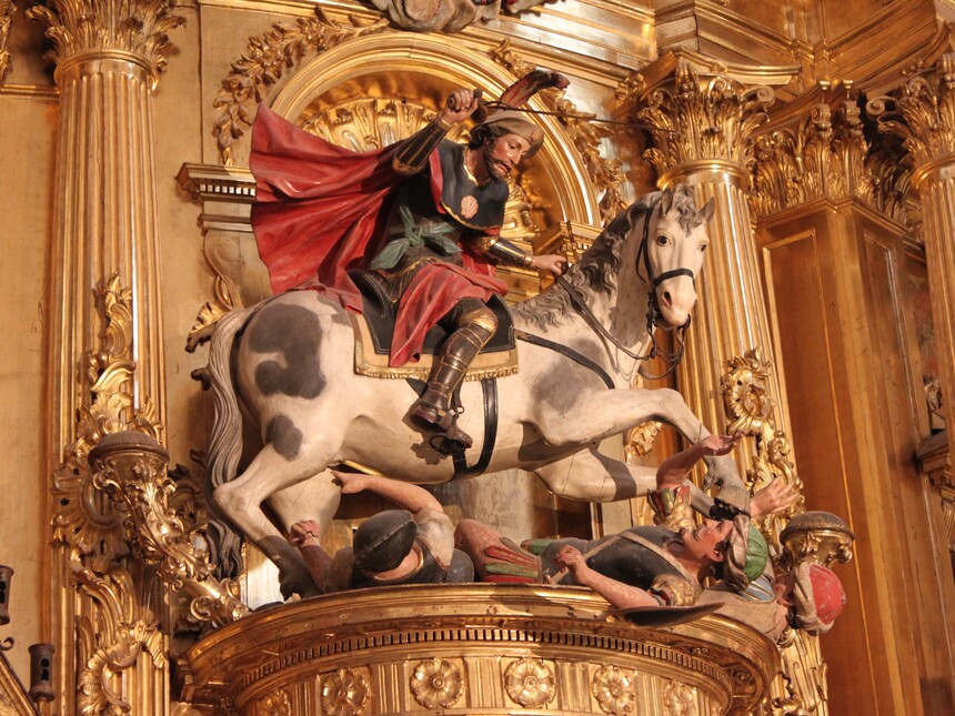 Primicias_Cor's tweet image. “Jesús tenía tres amigos íntimos: Pedro, Santiago y Juan. A ellos les dejó lo que más quería: a Juan le dejó a su Madre, a Pedro le dejó la Iglesia y a Santiago le dejó España”.