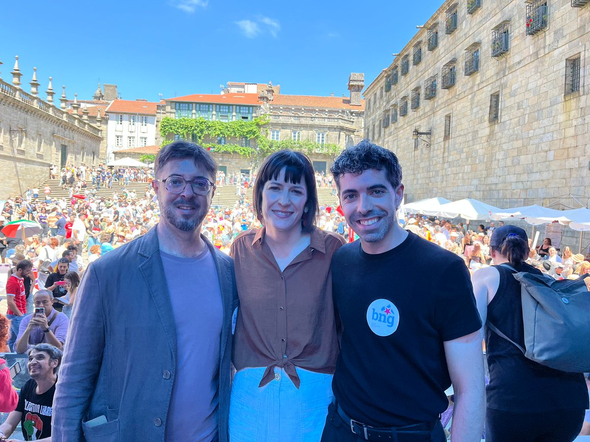 Esquerra_INT's tweet image. Avui, Dia da Patria Galega, hem estat al costat d’ @obloque a la manifestació de cada 25 de juliol a Santiago.
✊🏻 Des de Catalunya, tot el nostre suport al poble gallec en la seva lluita per la llibertat i la sobirania!