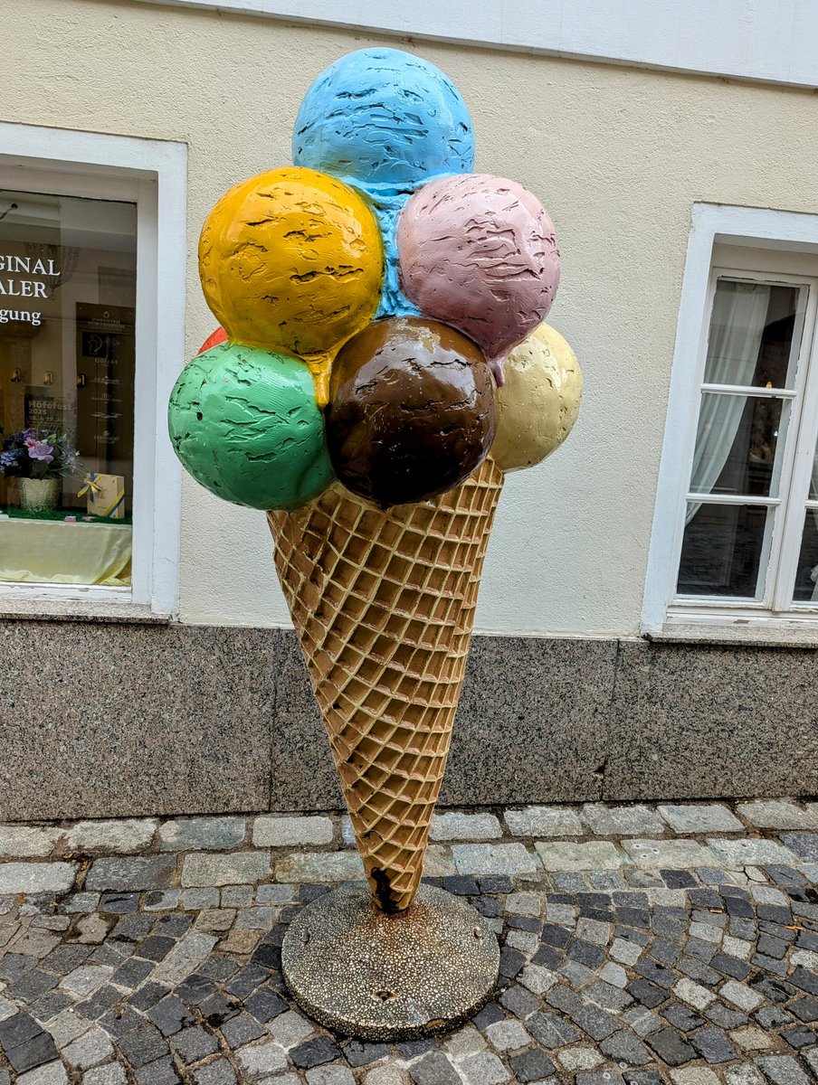 ChtSutAntiques's tweet image. Just wondering if I can get this in my hand luggage...