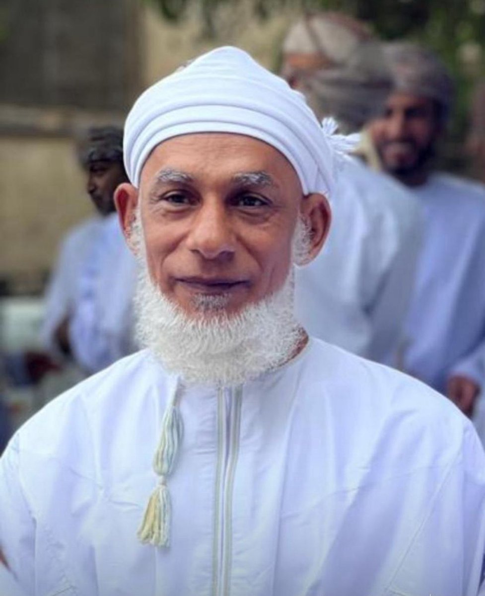 انتقل إلى رب كريم الشيخ الكريم عيسى بن صالح البوسعيدي، كان رجًلا محبًا لفعل الخيرات، متحليًا بقيم السماحة والكرم والعطاء، محبًا لعمارة المساجد والمحافظة عليها، تغمده الله بواسع رحمته وأسكنه فسيح جناته، وجعل ما قدمه لدينه وبلدتة ووطنه في صحيفة أعماله.
دعواتكم الصادقة له.
