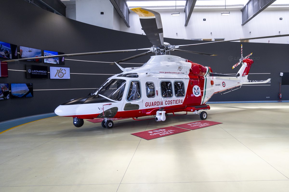 Leonardo_IT's tweet image. Lo scorso 18 luglio, presso lo stabilimento produttivo di #Leonardo a #Vergiate (VA), è stato presentato il programma per i nuovi elicotteri Search and Rescue (#SAR) #AW139 della @guardiacostiera.
Il programma prevede l’ingresso di 14 nuove unità nella flotta elicotteristica…