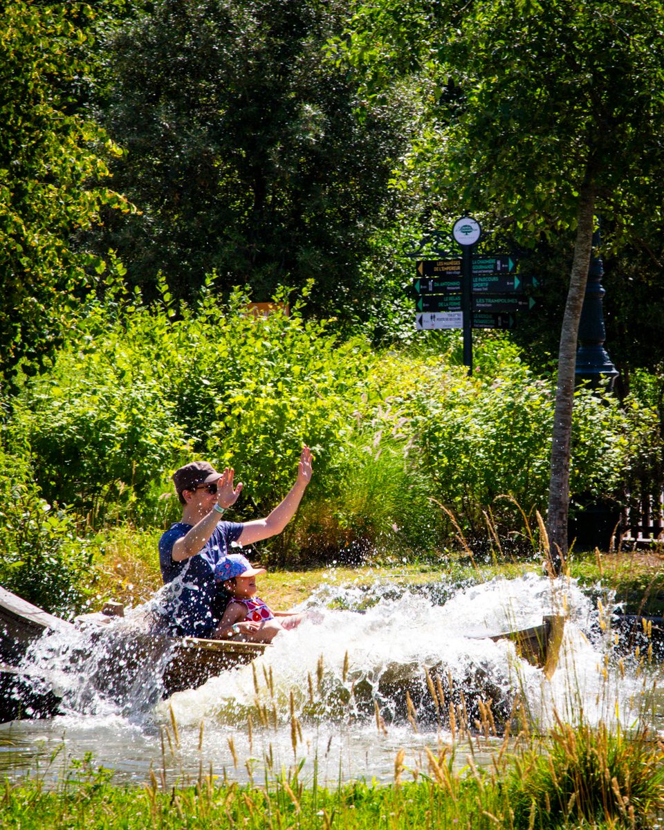 JardindAcclim's tweet image. Pas besoin de quitter Paris pour se rafraîchir ! 💦
Cet été, le #jardindacclimatation se transforme en oasis de fraîcheur pour toute la famille.
Fontaines, jeux d’eau, brumisateurs... pendant que les enfants s’éclaboussent, les parents se détendent à l’ombre des arbres.