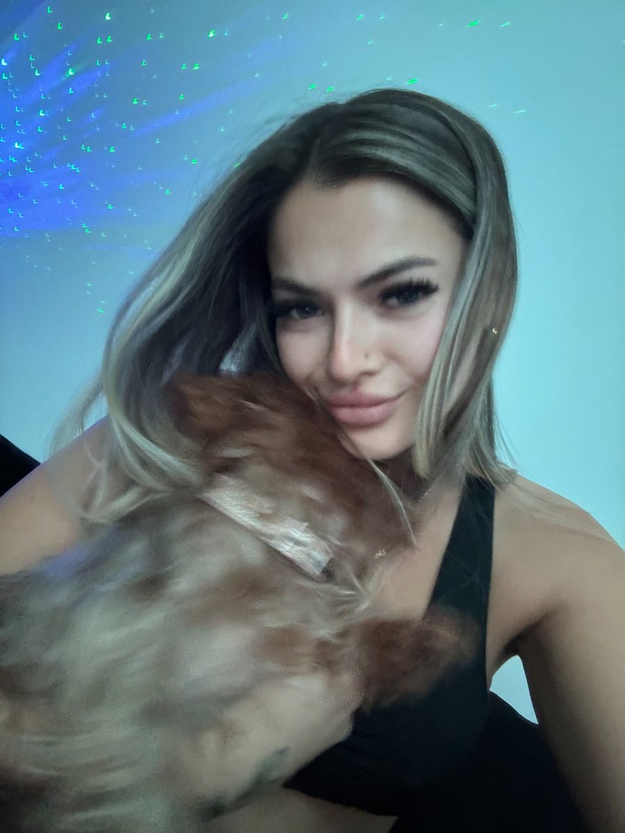 Je vais dm chaque gars qui interagit avec ce post, juste ma cha*tte ou mon c*ul ? 😍