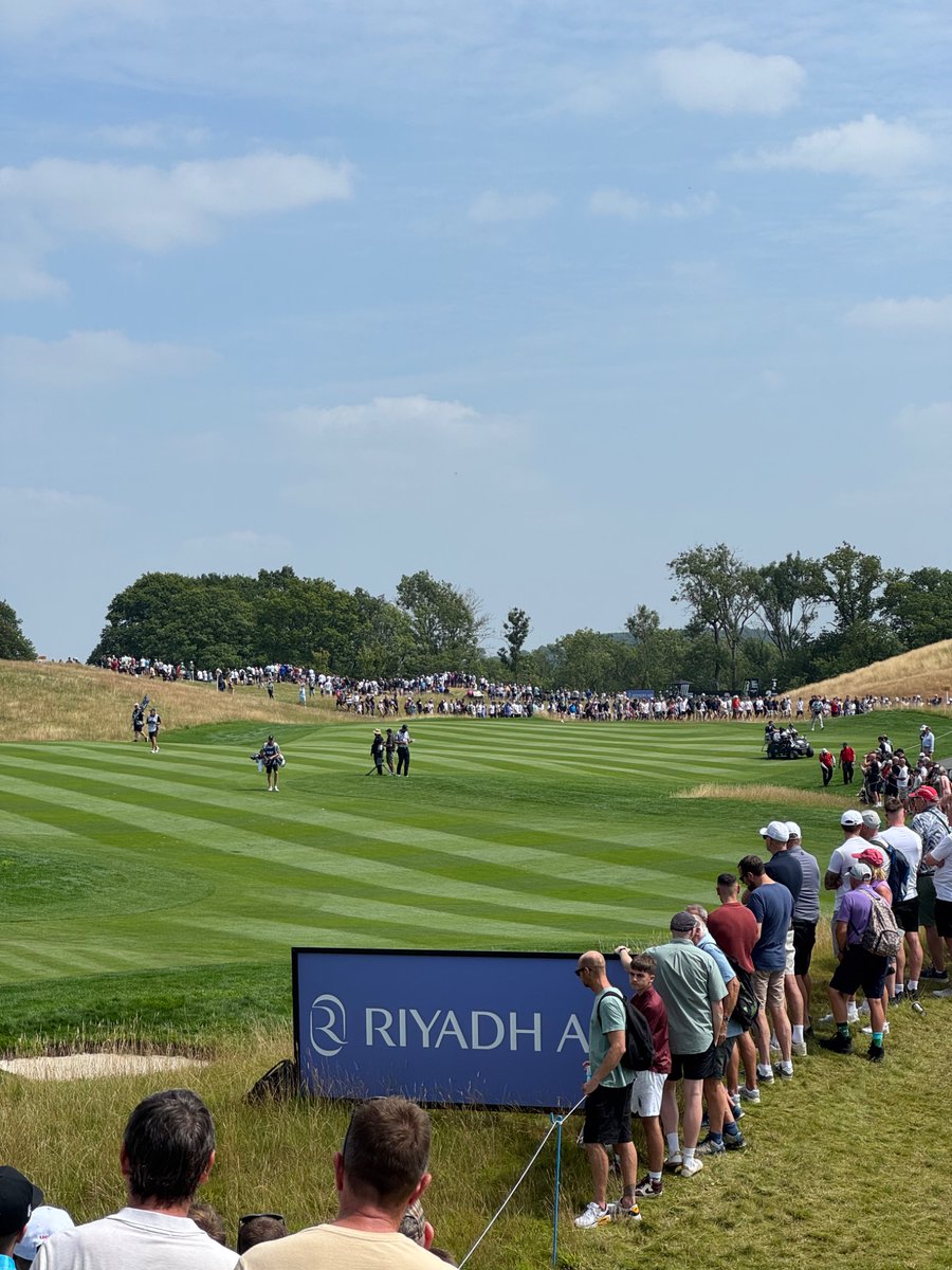 GuyCharnock's tweet image. Big crowds out today at LIV Golf JCB. The numbers watching Bryson, DJ and Hatton were crazy!