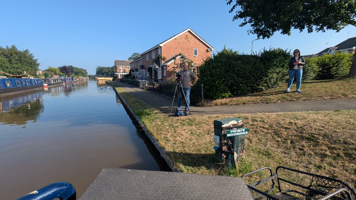 ruddick's tweet photo. Thanks to @CanalTraders for being such impeccable hosts today. 

And to @SteveLammiman for the 🎥, @MartaNewman for the production.

Some really interesting points made about the revival of our canals, but also the climate challenges and funding issues facing @CanalRiverTrust. https://t.co/ZJXzUDDTTZ