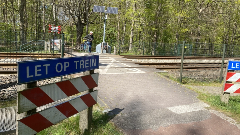 Stichting Heilloze Weg vecht vergunning aan: ‘Onzorgvuldig’ plan voor brug en tunnel in Heilooërbos: Onzorgvuldig en onvoldoende onderbouwd. Zo kijkt de Stichting Heilloze Weg aan tegen de vergunning die Heiloo heeft verstrekt aan spoorbeheerder Prorail… dlvr.it/TM6QZx