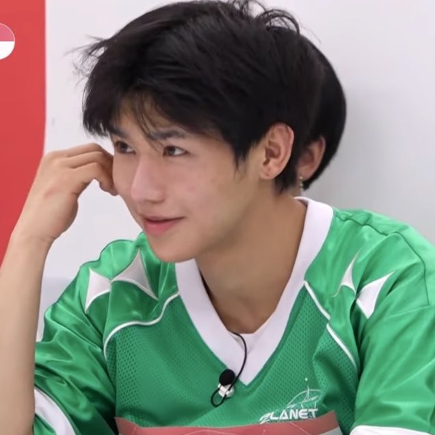 98yichen's tweet image. probably one of the best faces ever tbh… he keeps distracting me every time he’s on screen

#YICHEN #이첸 #亦辰 #イチェン
#BOYS2PLANET #보이즈2플래닛