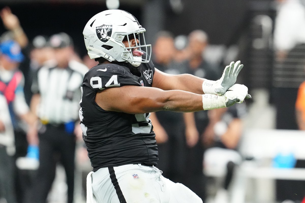 FiresideGiants's tweet image. Giants could reunite Dexter Lawrence with a college teammate to create an unstoppable defensive line  dlvr.it/TM6QfH