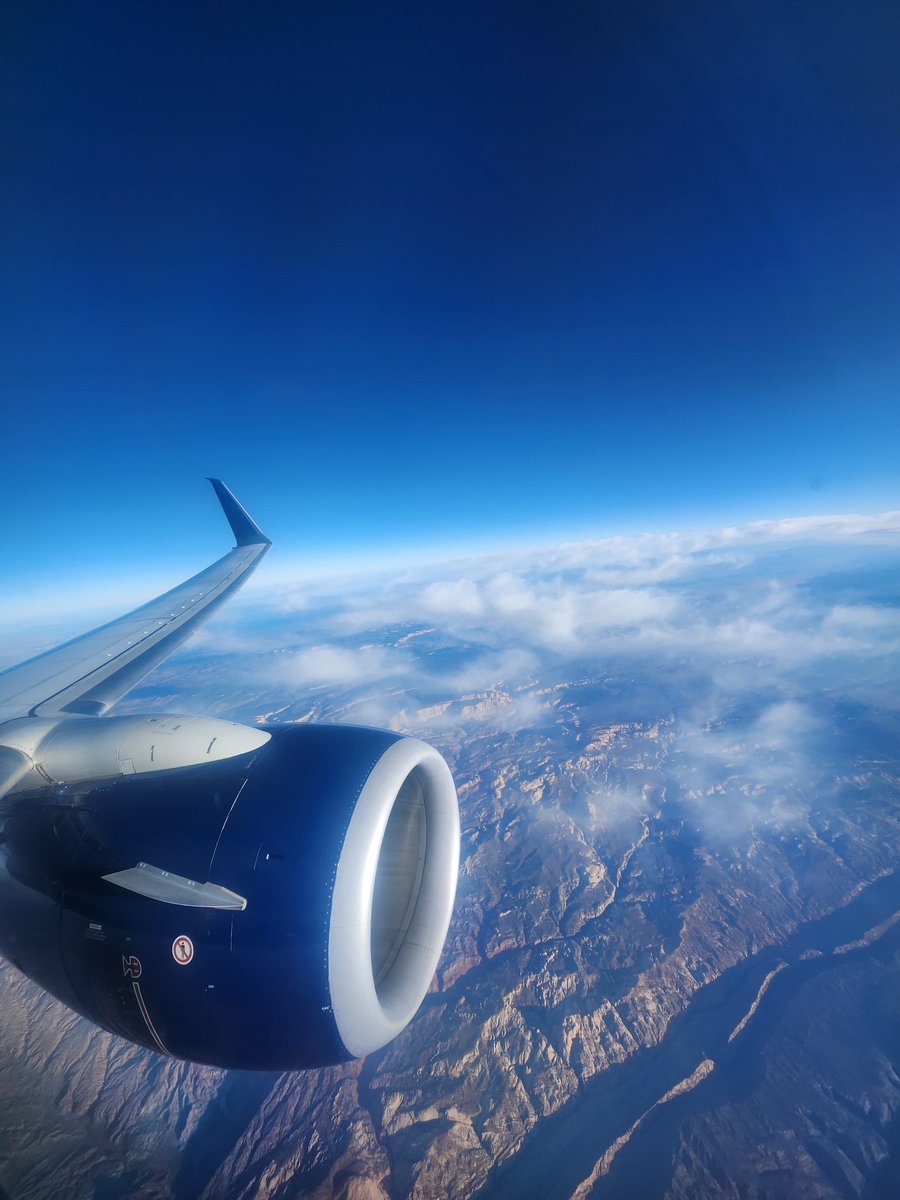CoasterRoadTrip's tweet image. Nice day for a flight home.