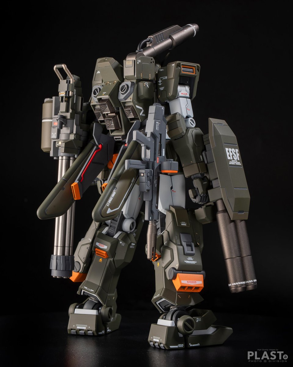 GENNAI_WORKS's tweet image. #バックショットグランプリ2025夏
サンダーボルト版のMG フルアーマー・ガンダム Ver.Kaをベースに自分なりの解釈で製作した重装備仕様のFA-78-1
撮影:@PLASTa_space