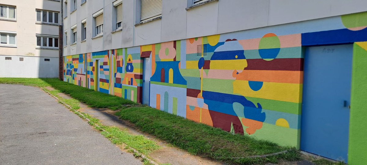 VilleArras's tweet image. 🎨 Une fresque haute en couleurs vient d’être réalisée au pied de la résidence Goudemand !

Portée par Pas-de-Calais Habitat, le Club de Prévention &amp;amp; Les Rats d’Arras, elle illustre comment la TFPB permet d’embellir les quartiers et renforcer le lien social. #Arras #ArtUrbain