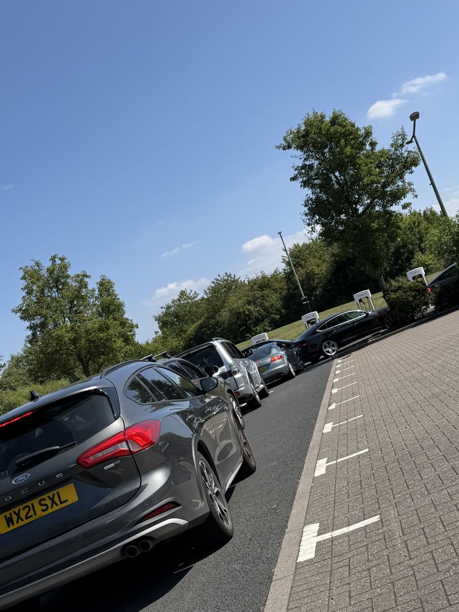 MrsLowriAJones's tweet photo. @welcomebreak What’s the issue at Hopwood park car park. We’ve been waiting 40mins to get out of the car park https://t.co/wVvZfeGTef