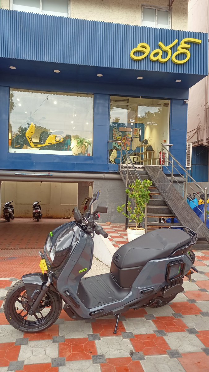 mrsskonline's tweet image. Just got my @worldofriver River Indie Gen 2 in Grey.
First EV. First ride. First impression? Loving it.
⚡️ Smooth delivery
🎨 Sleek look
🛵 3 modes = 3 moods
Day 1 feels great — I’ll be sharing my journey, one ride at a time.
#RiverIndie #EVIndia #BuiltForIndia