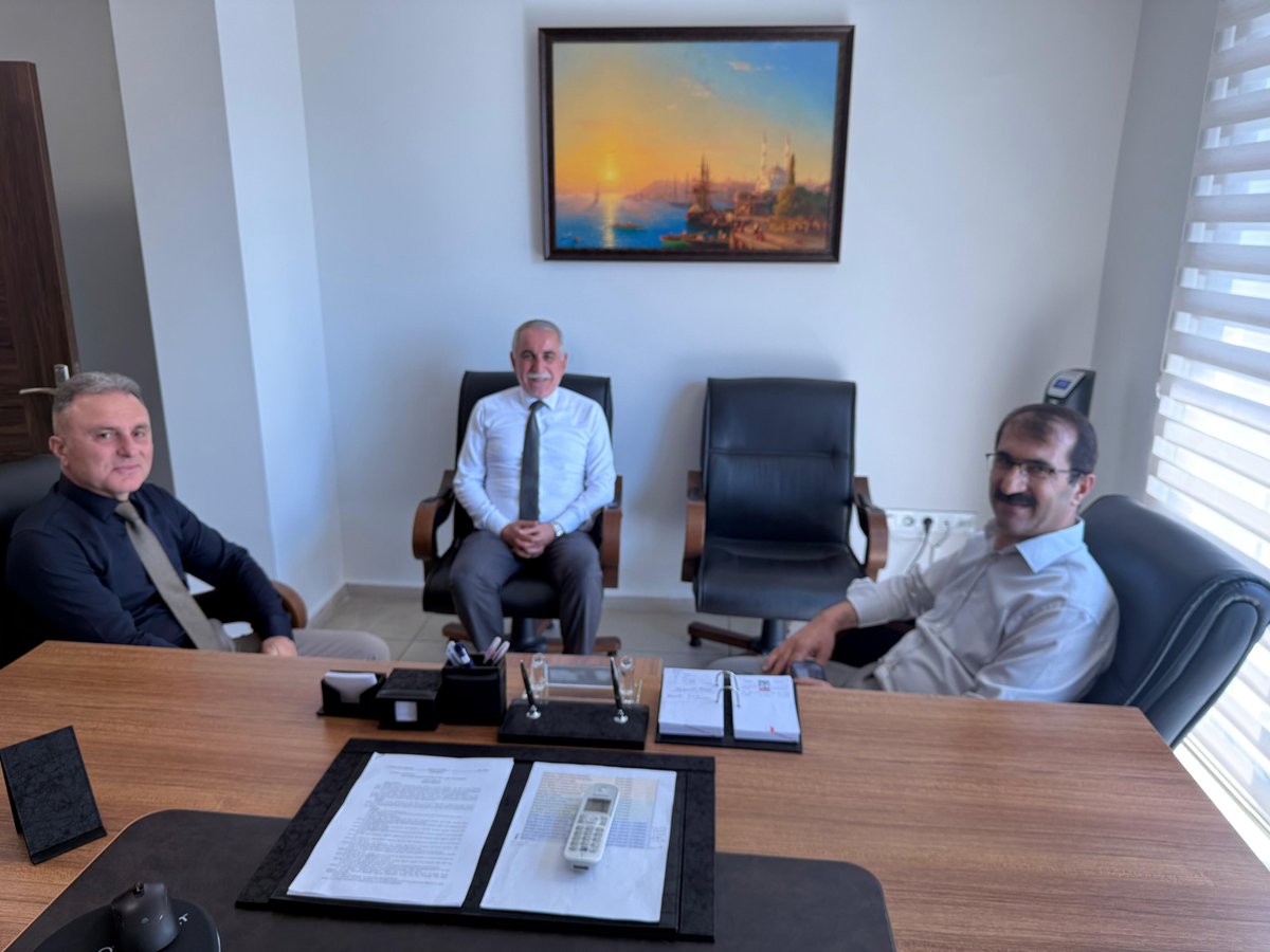 İl Milli Eğitim Müdürü Fahri Acar, Hopa ilçesinde şube müdürü olarak göreve başlayan Mehmet Gökmen Temelkaya'ya hayırlı olsun ziyaretinde bulundu.
<a href="/tcmeb/">Millî Eğitim Bakanlığı</a> <a href="/Yusuf__Tekin/">Yusuf Tekin</a> <a href="/artvinvaliligi/">T.C. Artvin Valiliği</a> <a href="/FahriAcar08/">Fahri Acar</a> 

artvin.meb.gov.tr/www/hayirli-ol…