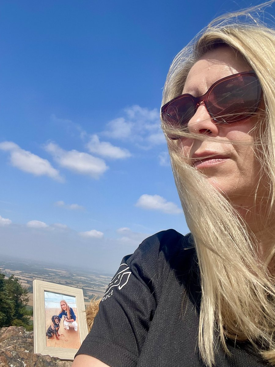 lmvaughan11's tweet image. Walk 16/20 in memory of Lily-May & to raise funds for @RoadPeace.
Did today’s Wrekin walk with Sadie, imagining Lily-May beside us, and what she’d be chatting about at 19 💔
Nature sent robins, butterflies & bees to lift us 🐦🦋🐝
Please donate/share: justgiving.com/page/leanne-va…