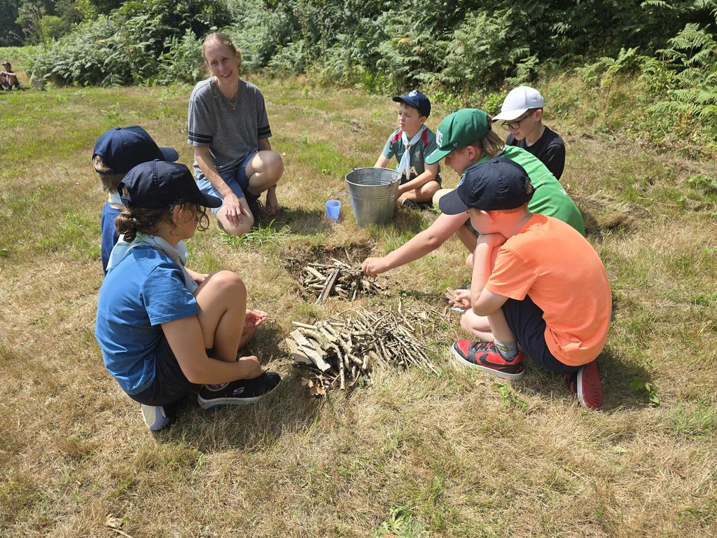 3rdBanstead's tweet image. Learning how to light a fire to cook our lunch.