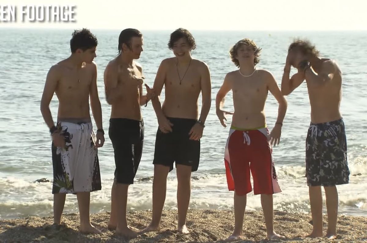 aleestyles91's tweet photo. remember when 5/5 had no tattoos 😭 https://t.co/yjUnowIkTM