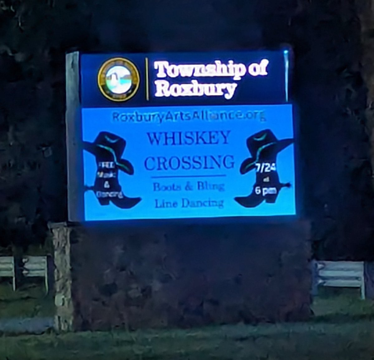 WhiskeyCrossing's tweet photo. Thank you Roxbury Arts Alliance for having us at the town concert last night! What a blast https://t.co/Izbcv3H2mR