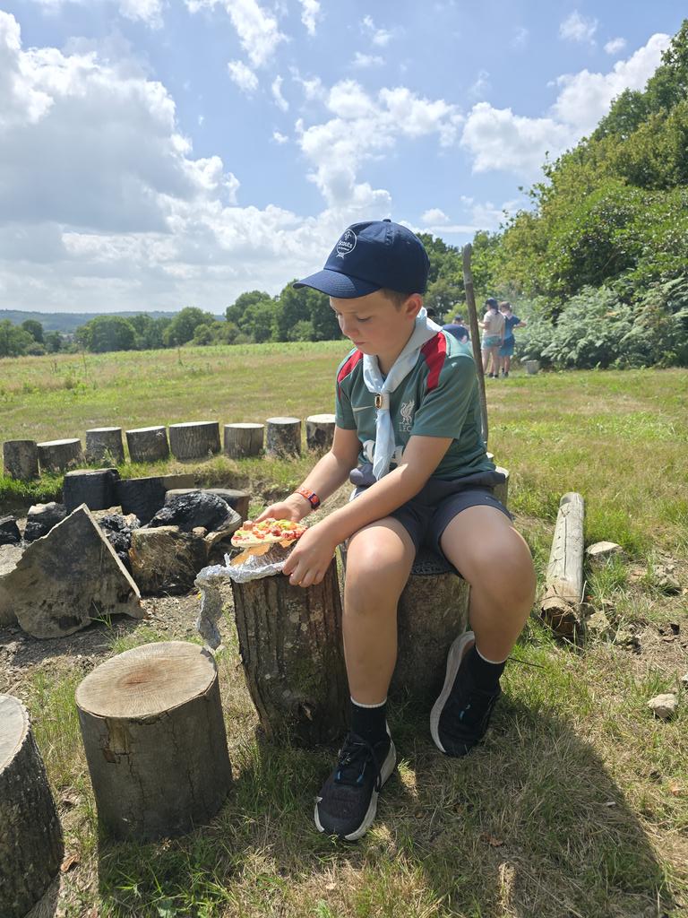 3rdBanstead's tweet image. Camp fire pizza and marshmellows
