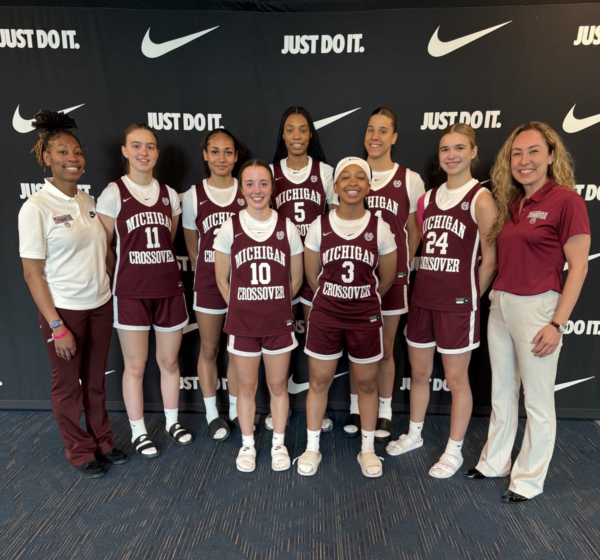 jessicaduleba's tweet photo. The Squads from start to finish ๐ธโ๏ธ
Grateful for the chance to coach on the Nike EYCL/EYBL circuit with @MICROSSOVER this summer.
Got to see what high-level girls basketball really looks likeโฆ talent, toughness, and relentless pace.
#NikeEYBL #NikeEYCL #MichiganCrossover https://t.co/d5x7FWztKJ