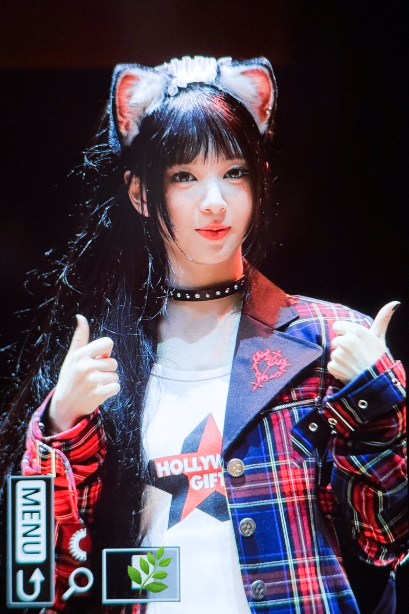 grass2e's tweet image. 250725 아일릿 위드뮤 #모카 

사카이상이 너무 상냥해..