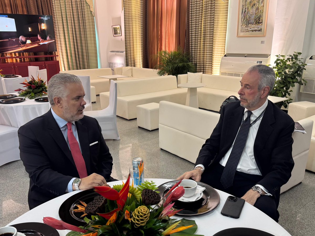 IvanDuque's tweet image. En el marco de la Alianza Global por la Biodiversidad, conversé con André Corrêa do Lago, presidente de la #COP30 (@Cop30noBrasil). Hablamos sobre soluciones de mercado basadas en la naturaleza y la importancia de esta COP, en el mes de noviembre en Belém, para proteger el bioma…