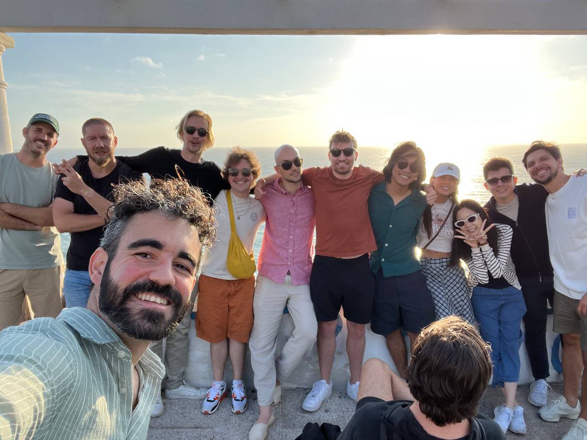 tdinh_me's tweet image. 📍Leaving Portugal today
✅ Meet the legend @levelsio and the indie gang at his weekly cowork (thanks for inviting us!!)
✅ Scooter around the city in Lisbon
✅ Visited the famous big wave surf spot in Nazare unfortunately no waves this season 😭
✅ Had great coffee and shipped…