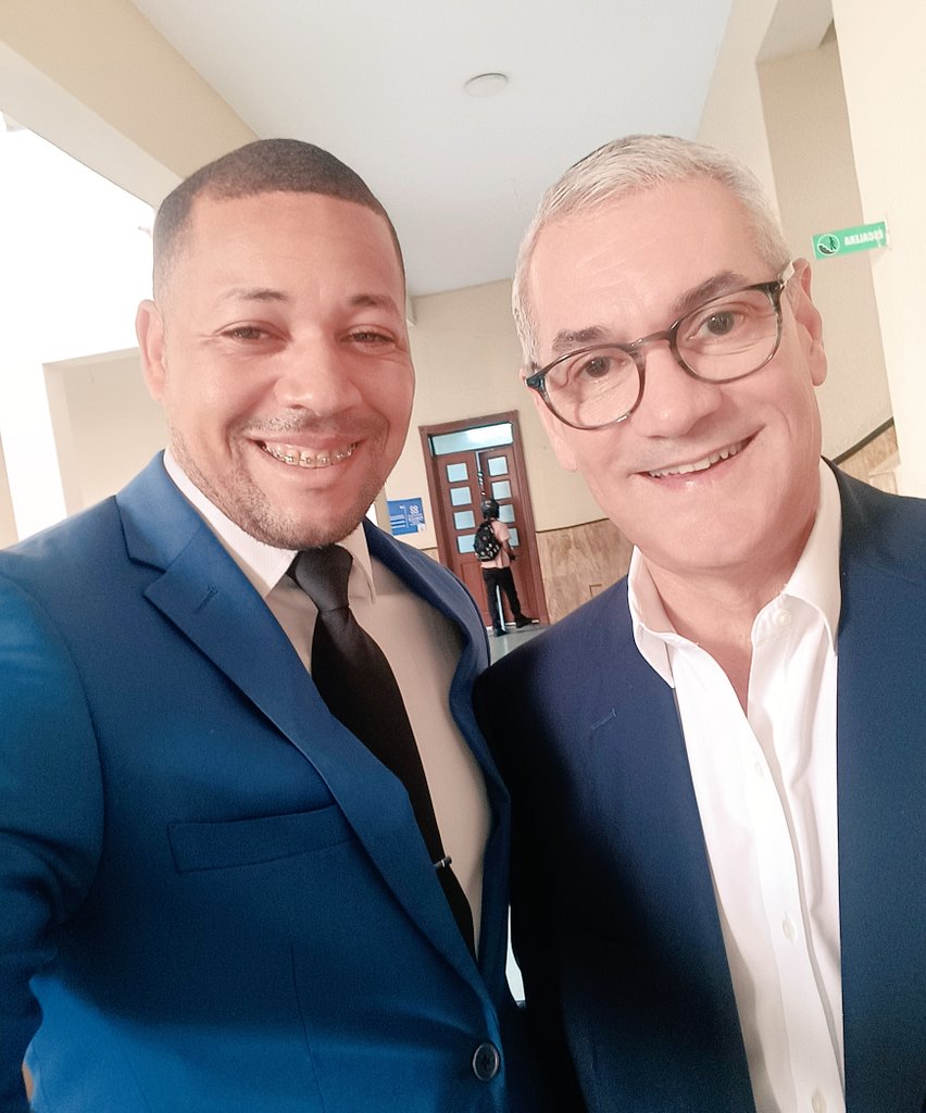 Siempre es grato conversar con el compañero <a href="/GonzaloCastillo/">Gonzalo Castillo Terrero</a>, una persona de trato afable, con una visión práctica de la vida y la política. Enfocado siempre en el hacer, en los resultados.

#rt #lunes #gonzalo 
<a href="/AmigosPLD/">Amigos PLD</a> <a href="/serviralpartido/">Servir al Partido</a> <a href="/ElPeledeistard/">El Peledeista</a> <a href="/elsitiopld/">El Sitio PLD</a> <a href="/PLDenlinea/">PLD</a>