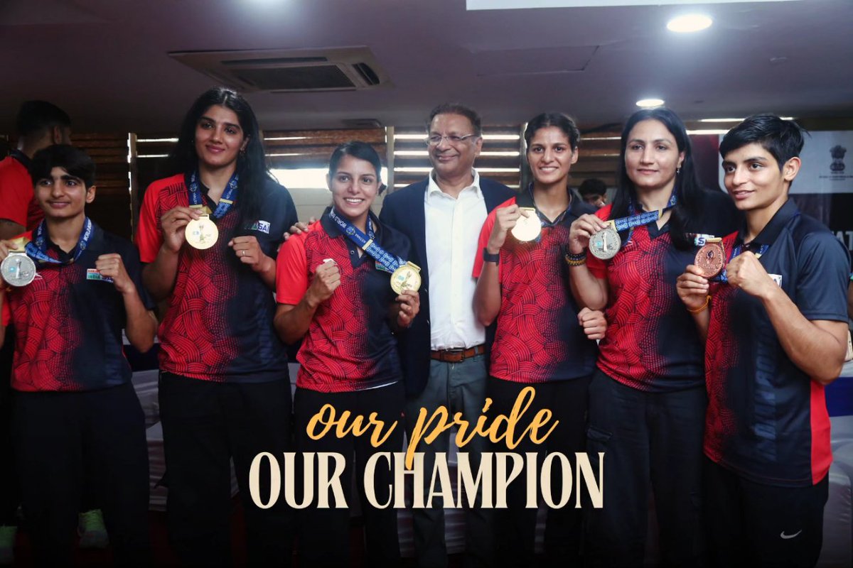 BFI_official's tweet photo. Our Pride. Our Champions. 👏🏽🏆🥇
They came together with one dream, one jersey, and one goal, to make the nation proud. 🏅✨🥳 (1/3) https://t.co/UStmencp5z