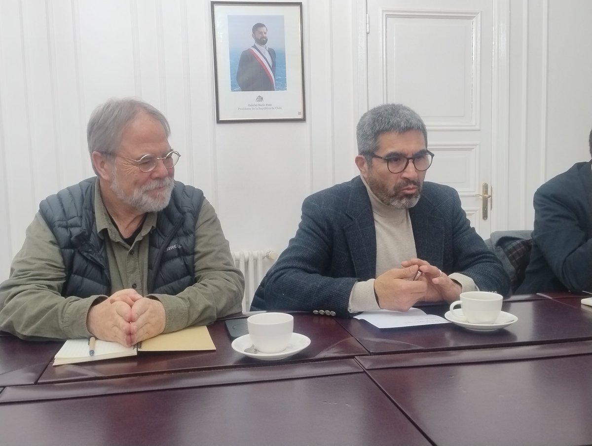 conaf_magalla's tweet image. Reunión con José Ruiz @DPRMagallanes
para definir acciones sobre Reservas de la Biosfera Cabo de Hornos y Torres del Paine. Participan Ricardo Caliqueo @conaf_minagri, Mauricio Ruiz, director @conaf_magalla
Irene Ramirez, seremi @MinagriMagallan y representantes @centrochic