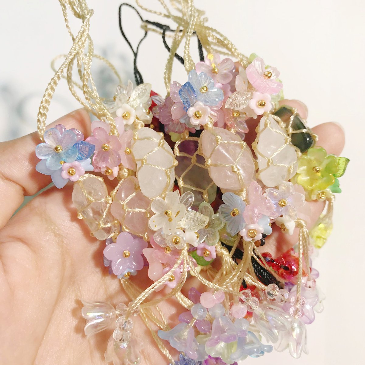 callaaallac's tweet image. hallooo, mumpung lagi payday nihh. tiap beli gelang sama strap phone lucu ini, free 1 gelang manik rantai, ya.
dom karawang. link aku drop di komen