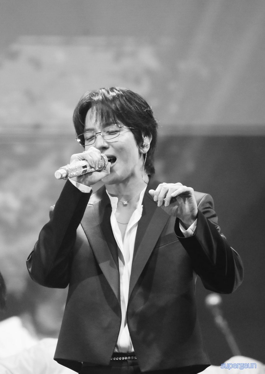 supergeun's tweet image. 2025 JUNG YONG HWA LIVE ‘Director’s Cut : Our Fine Days’ Day2

💙

#정용화 #JUNGYONGHWA #One_Fine_Day #One_Last_Day #Our_Fine_Days