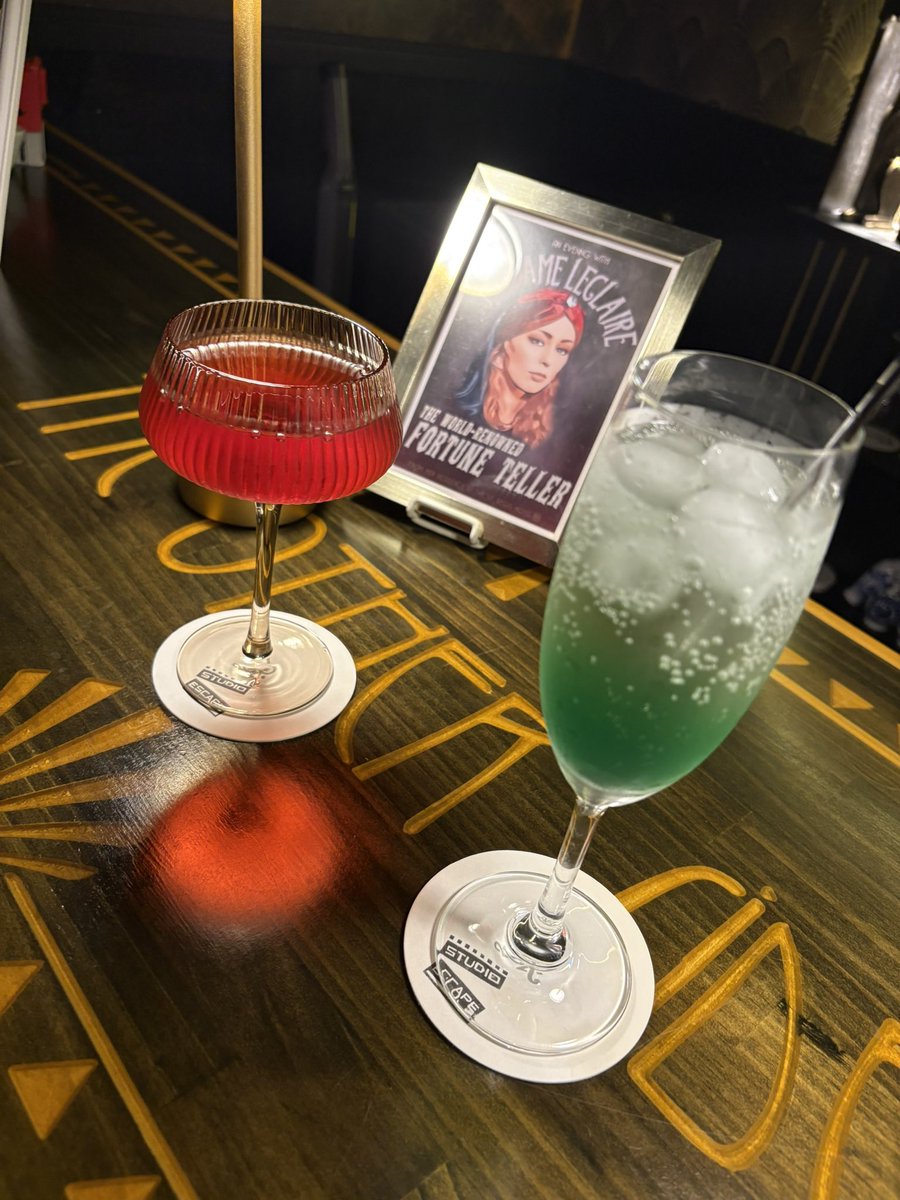 camemberthorie's tweet image. マダムルクレールの交霊会っていう謎解きシネマ体験やって、串カツ食べて良い誕生日!!
コンタクトの洗浄液忘れたので買いにきました!そんなこともあるね!