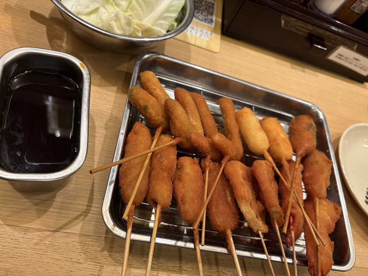 camemberthorie's tweet image. マダムルクレールの交霊会っていう謎解きシネマ体験やって、串カツ食べて良い誕生日!!
コンタクトの洗浄液忘れたので買いにきました!そんなこともあるね!