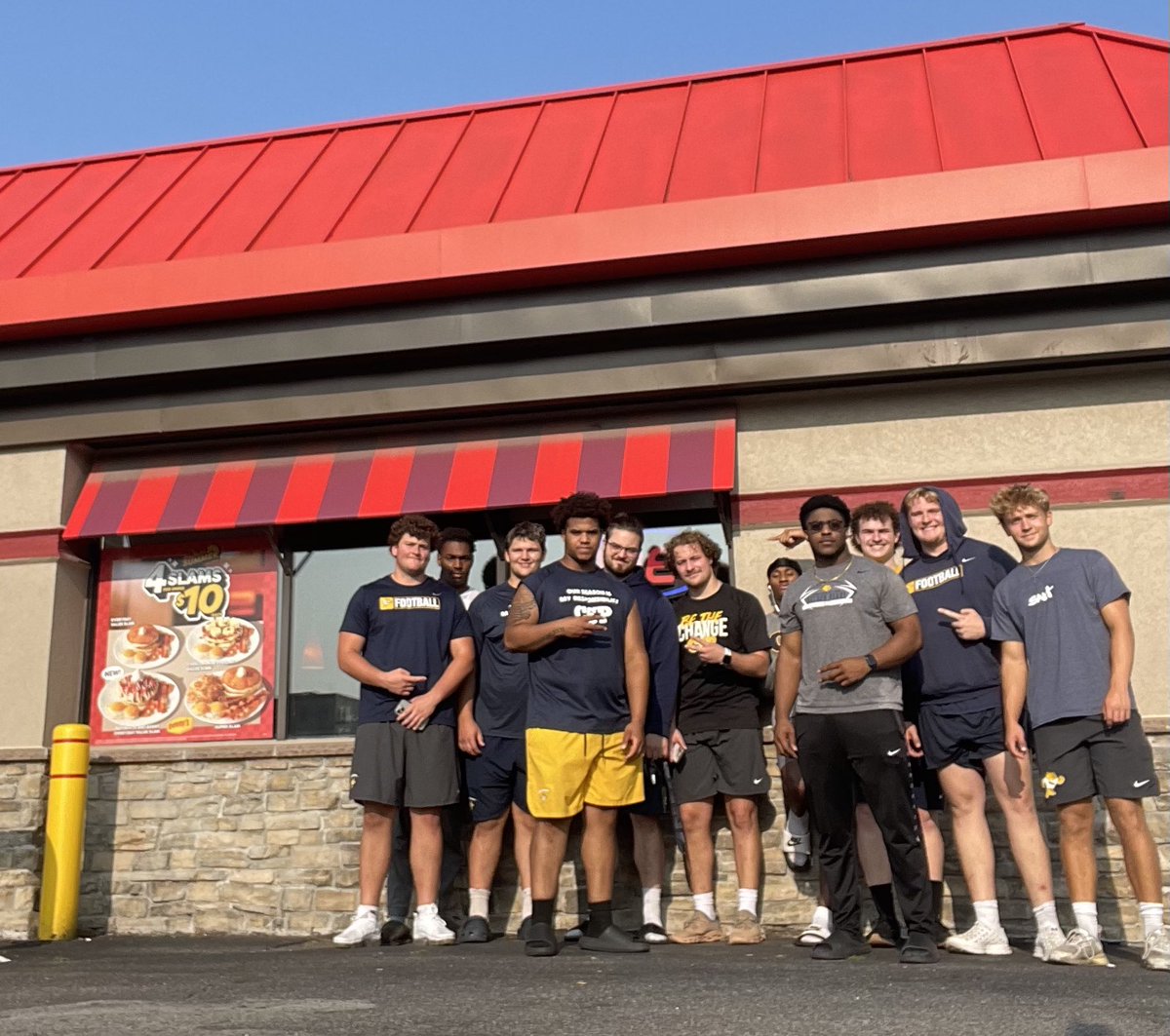 At Dennys with Team Discipline after a great week of workouts finished the week strong! #EarnTheWeekend
<a href="/CSPBearsFB/">CSP Golden Bears Football</a> <a href="/CoachCurrierCSP/">Coach-ShannonCurrier</a> <a href="/CoachDJThomas/">Dalton Thomas</a>