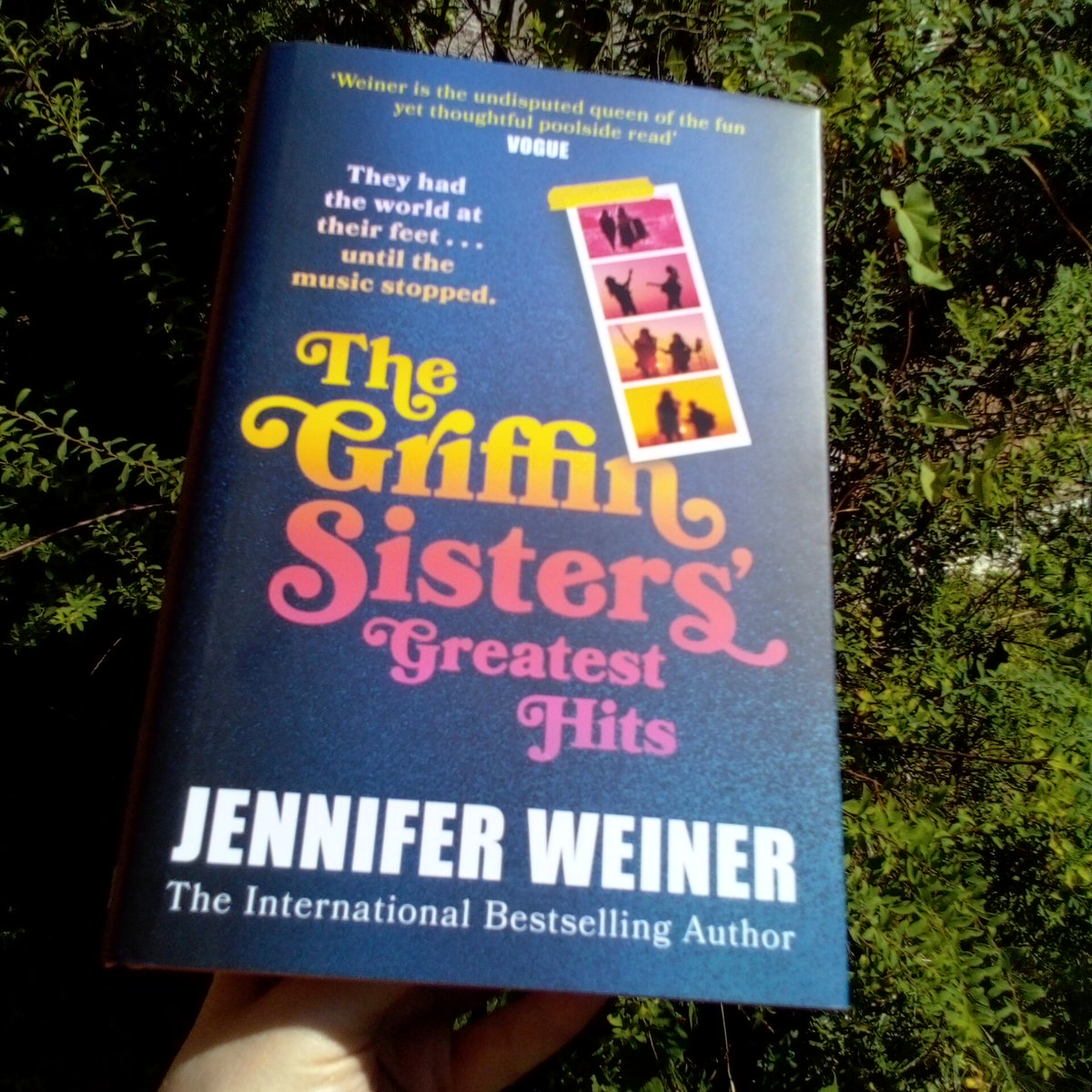 I love a Jennifer Weiner book 💙