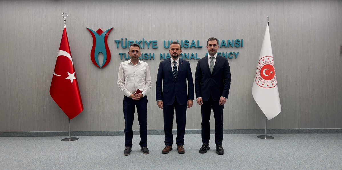 Bilgiyi Ticarileştirme Merkezi (@btmistanbul) on Twitter photo Genel Müdürümüz <a href="/dronderkul/">Dr. Önder Kul</a> , Genel Müdür Danışmanımız Prof. Dr. Aliihsan Koca ile birlikte <a href="/ulusalajans/">Türkiye Ulusal Ajansı 🇹🇷 Turkish NA</a> Başkanı Sayın <a href="/ilkerastarci/">İlker Astarcı</a> ’yı makamında ziyaret etti.
Ziyaret kapsamında Erasmus+ ve Avrupa Dayanışma Programı (ESC) özelinde, girişimcilere yönelik ortak projeler, eğitim Genel Müdürümüz <a href="/dronderkul/">Dr. Önder Kul</a> , Genel Müdür Danışmanımız Prof. Dr. Aliihsan Koca ile birlikte <a href="/ulusalajans/">Türkiye Ulusal Ajansı 🇹🇷 Turkish NA</a> Başkanı Sayın <a href="/ilkerastarci/">İlker Astarcı</a> ’yı makamında ziyaret etti.
Ziyaret kapsamında Erasmus+ ve Avrupa Dayanışma Programı (ESC) özelinde, girişimcilere yönelik ortak projeler, eğitim