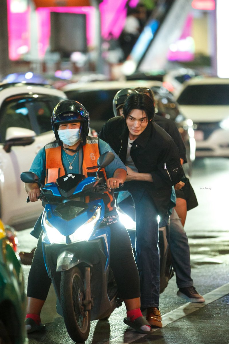 win udah bayar belom ya? nti takut dikejar kek sebelah😭

minimal setahun sekali harus inget kalo anak lykn pernah dikejar gojek karna blm bayar😭☝🏻