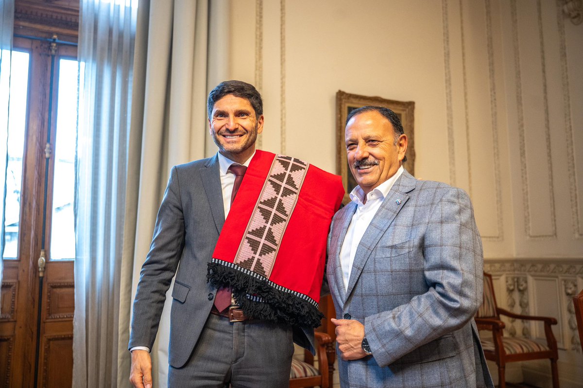 QuintelaRicardo's tweet image. Estoy en Rosario para participar del XVII Congreso de Ciencia Política. Antes, me encontré con @maxipullaro con quien conversamos de diversos temas, entre ellos, nuestra experiencia con la reforma de la Constitución, proceso que Santa Fe está atravesando también.
El diálogo y…