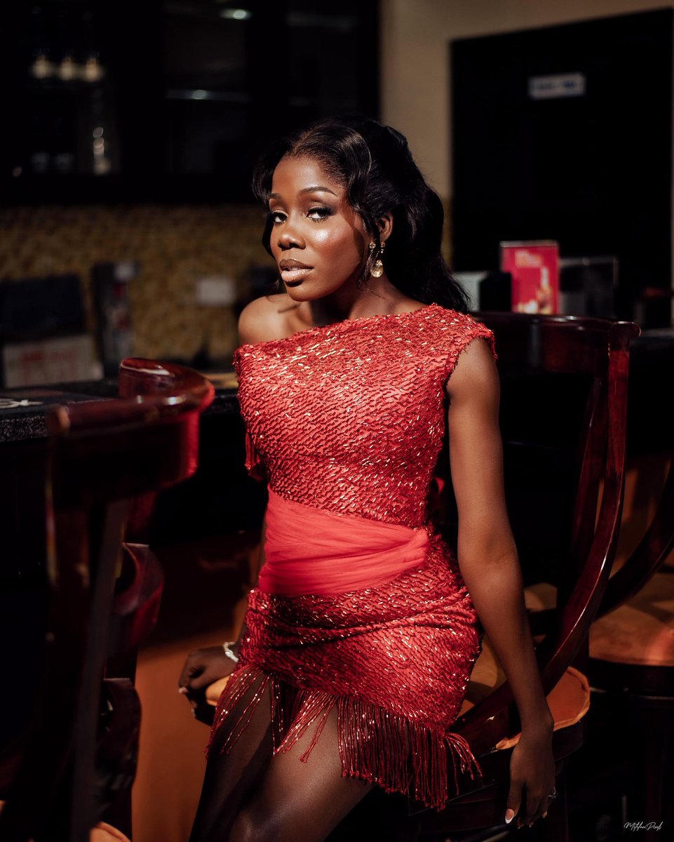 EseBeloOsagie's tweet image. Wake up! Official wedding portraits of my bride just dropped ๐๐พ๐๐พ
I enjoyed every part of styling Oyinda. Sheโs such a cheerful, loving person.
Iโve given you signs before but this is an extra sign to book Nuptials by Ese as your bridal stylist ๐โโ๏ธ